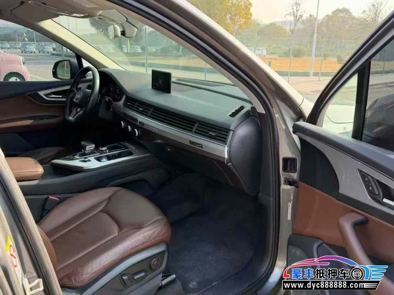 15年奥迪Q7轿车抵押车出售