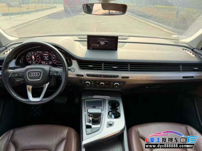 15年奥迪Q7轿车抵押车出售