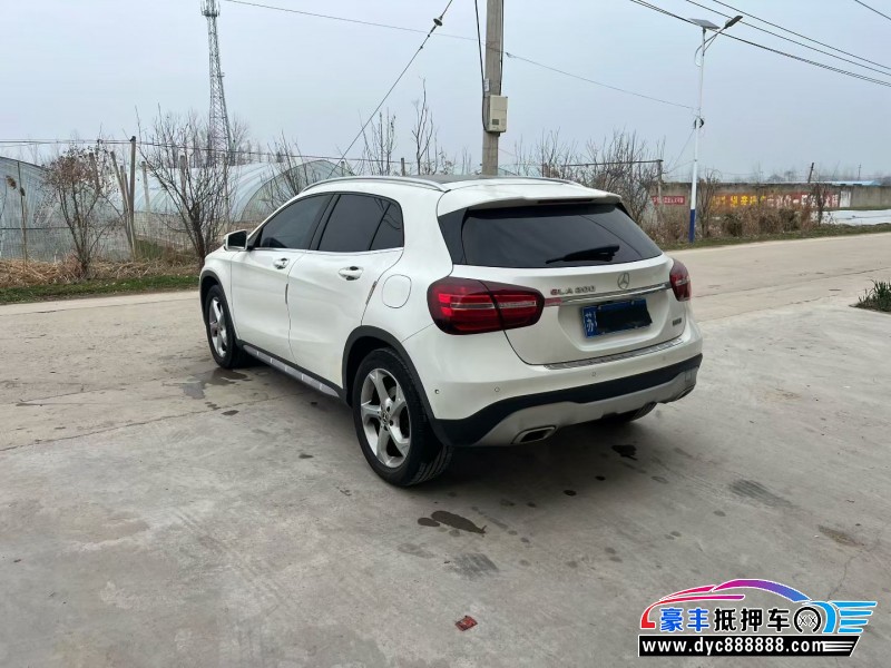 19年奔驰GLA轿车抵押车出售