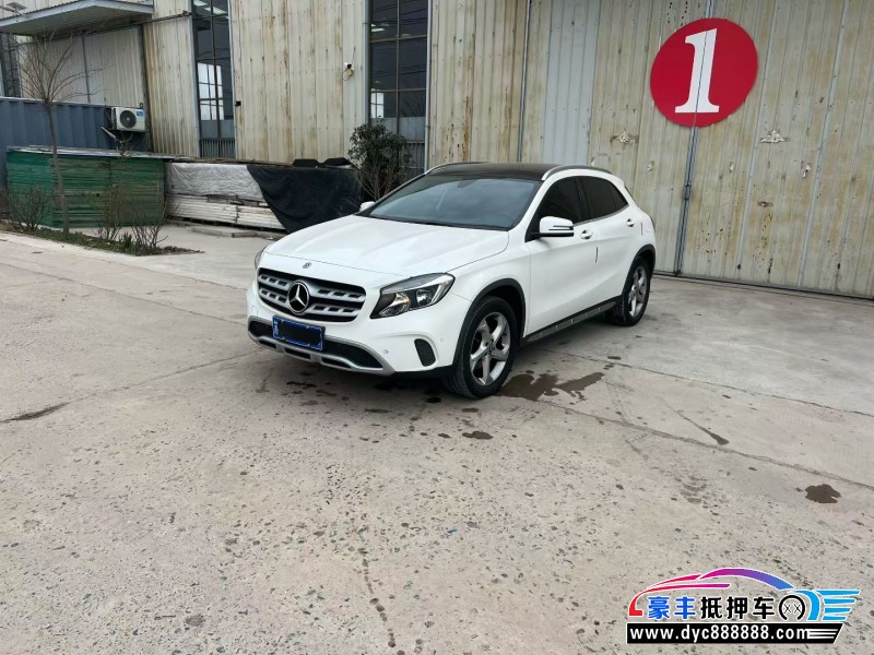 19年奔驰GLA轿车抵押车出售