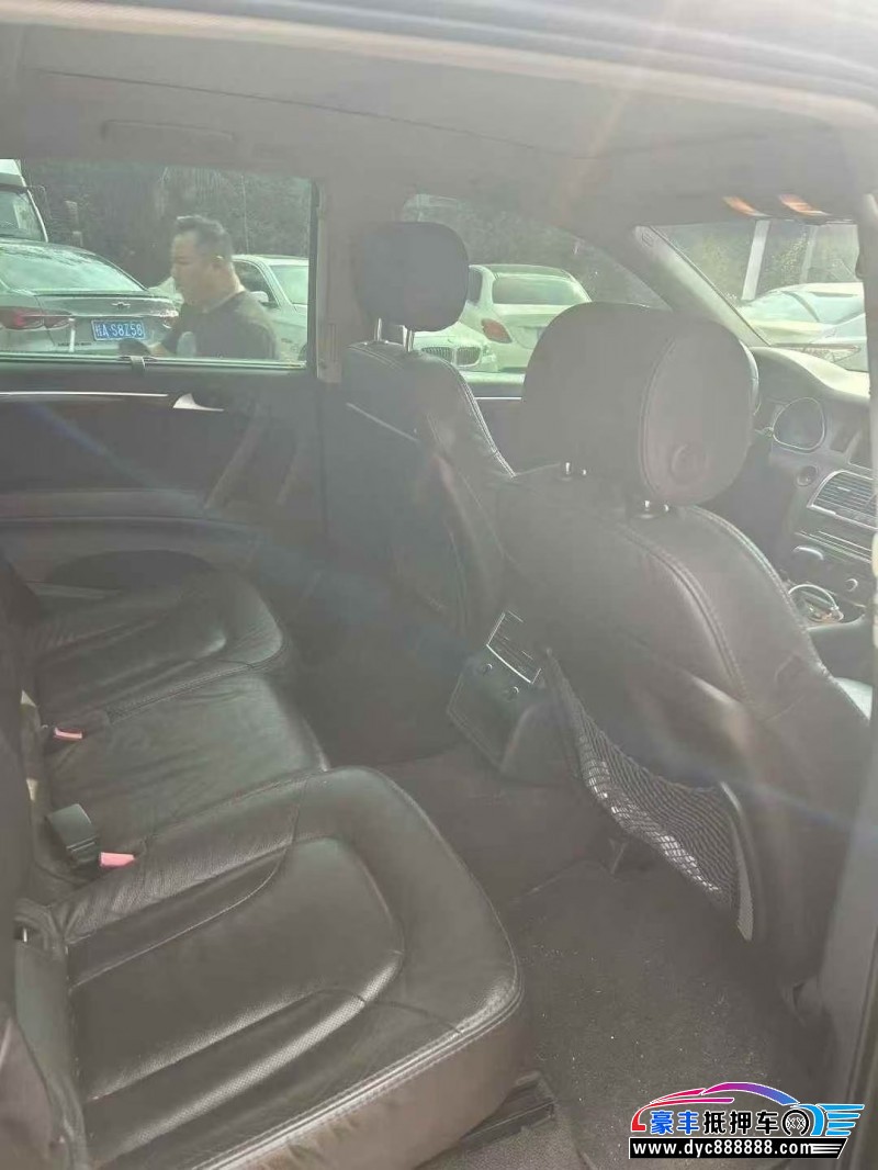 15年奥迪Q7轿车抵押车出售