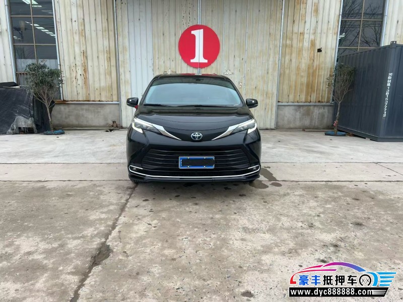抵押车出售24年丰田塞纳MPV