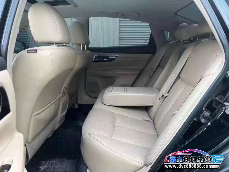 18年日产天籁轿车抵押车出售