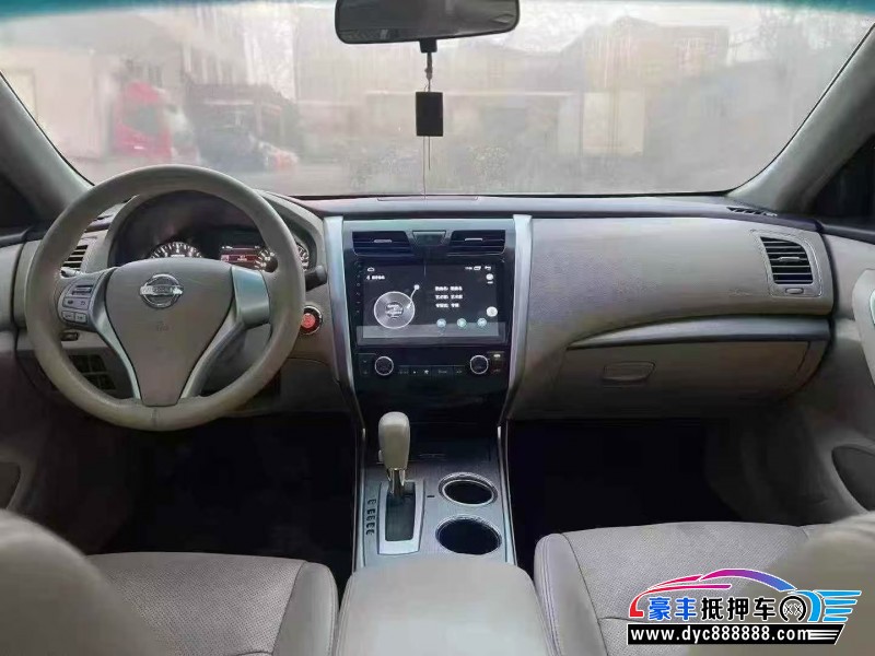 18年日产天籁轿车抵押车出售