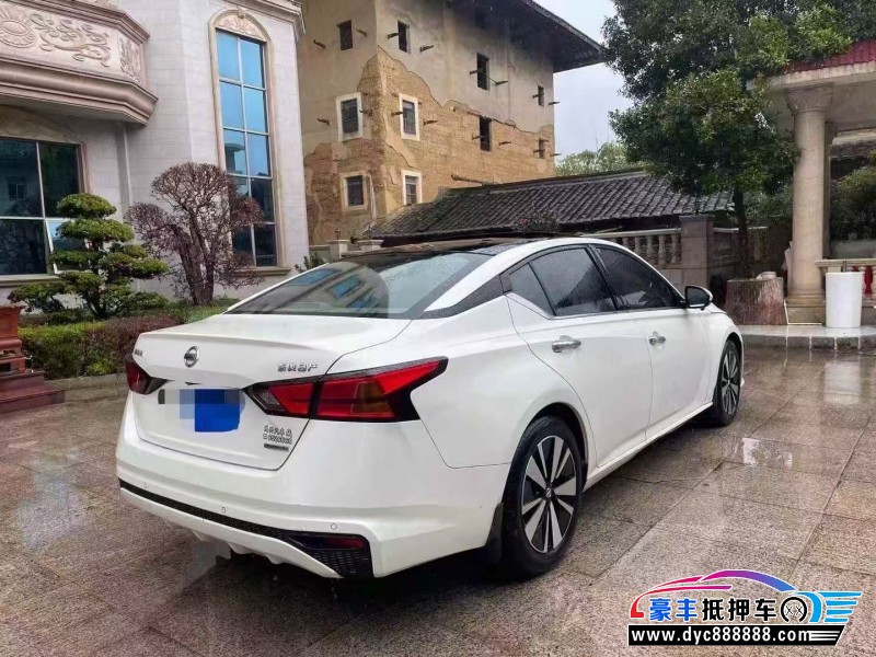 21年日产天籁轿车抵押车出售