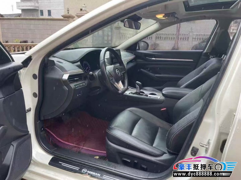 21年日产天籁轿车抵押车出售