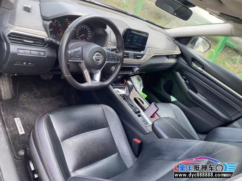 21年日产天籁轿车抵押车出售