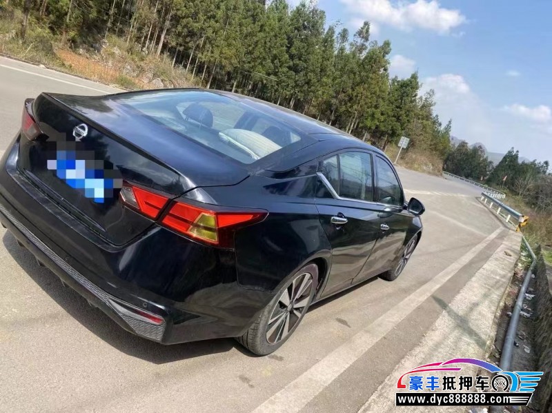 21年日产天籁轿车抵押车出售