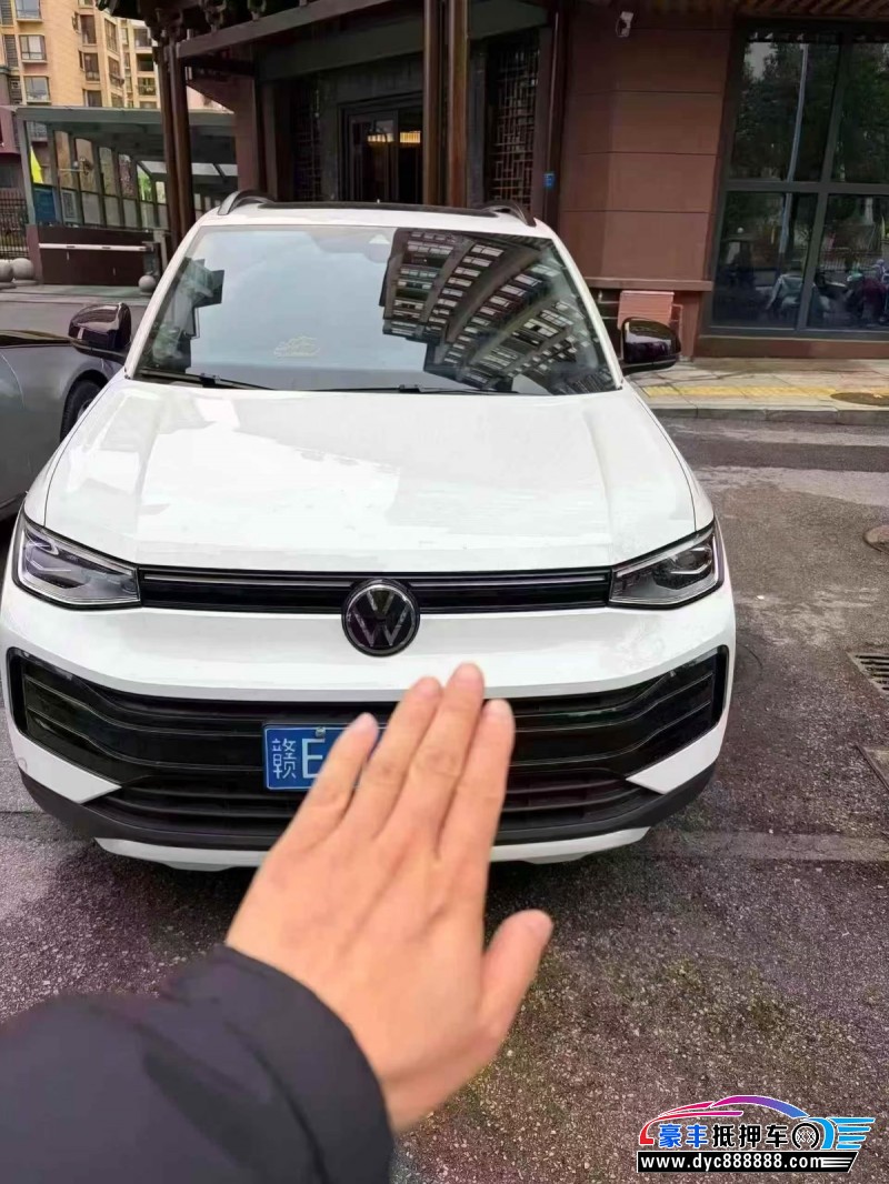 抵押车出售25年大众途岳轿车