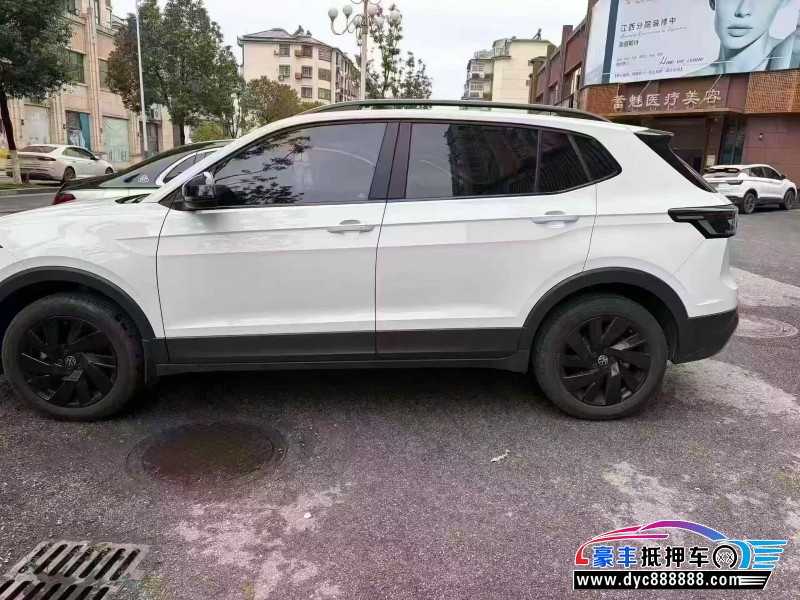 25年大众途岳轿车抵押车出售