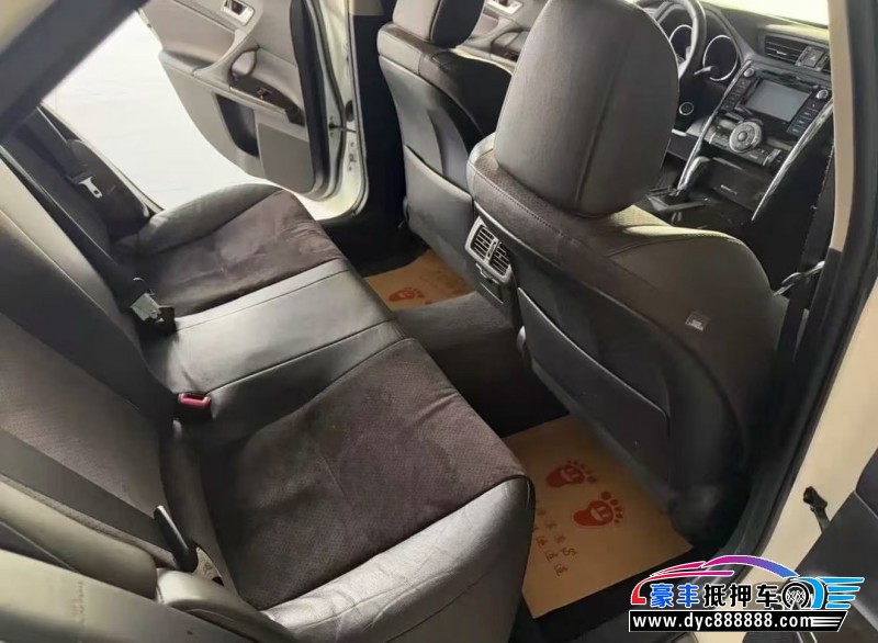 16年丰田锐志轿车抵押车出售