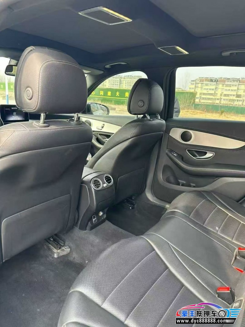 19年奔驰GLC轿车抵押车出售