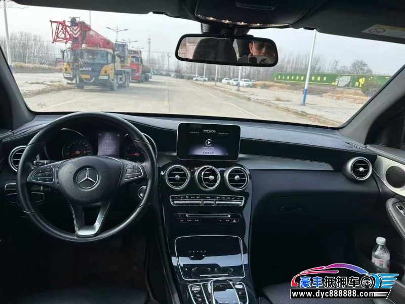 19年奔驰GLC轿车抵押车出售