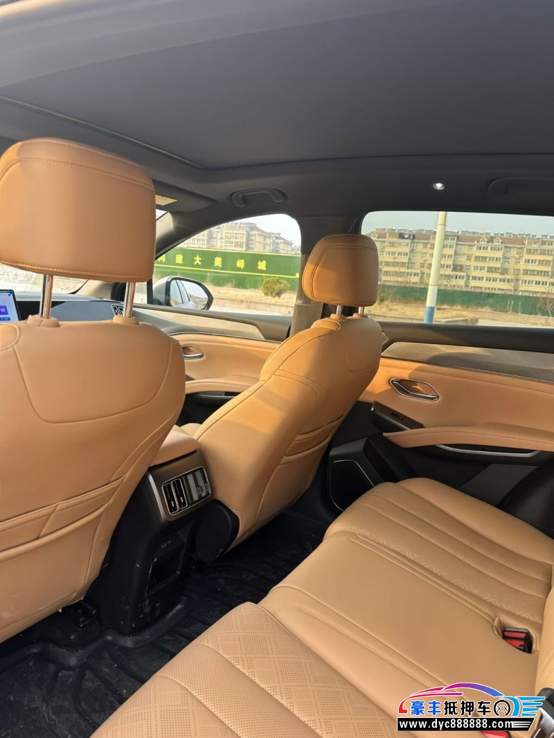 25年比亚迪宋轿车抵押车出售