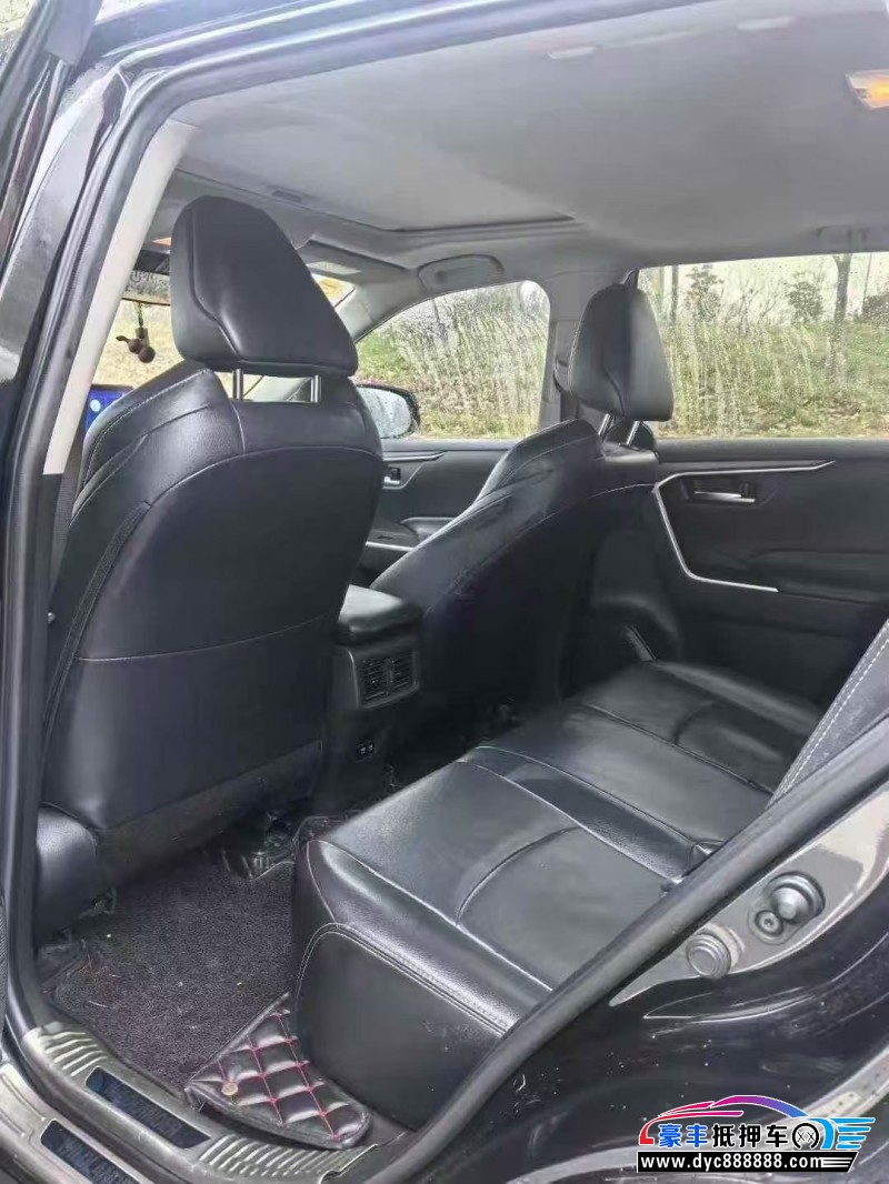 20年丰田威兰达轿车抵押车出售