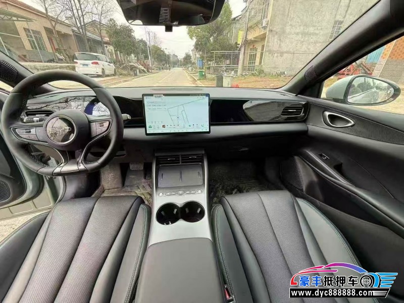 25年比亚迪海豹轿车抵押车出售