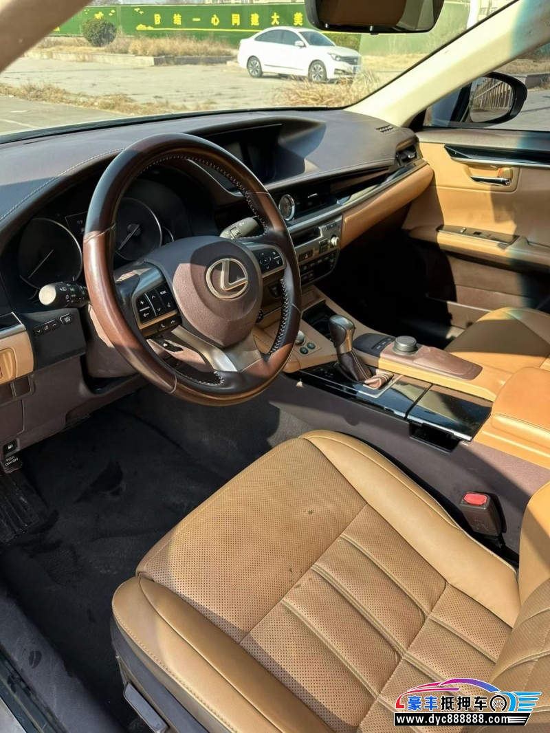18年雷克萨斯ES轿车抵押车出售