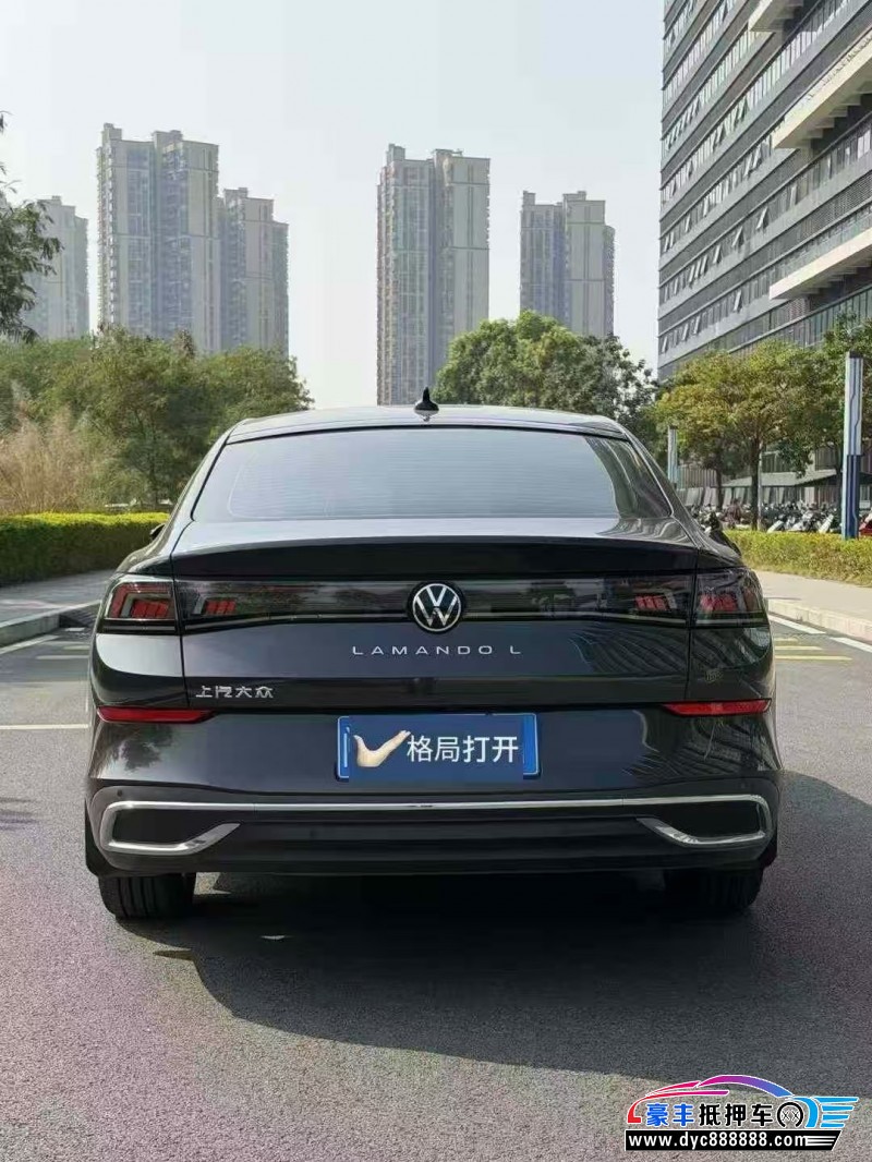 25年大众凌渡轿车抵押车出售