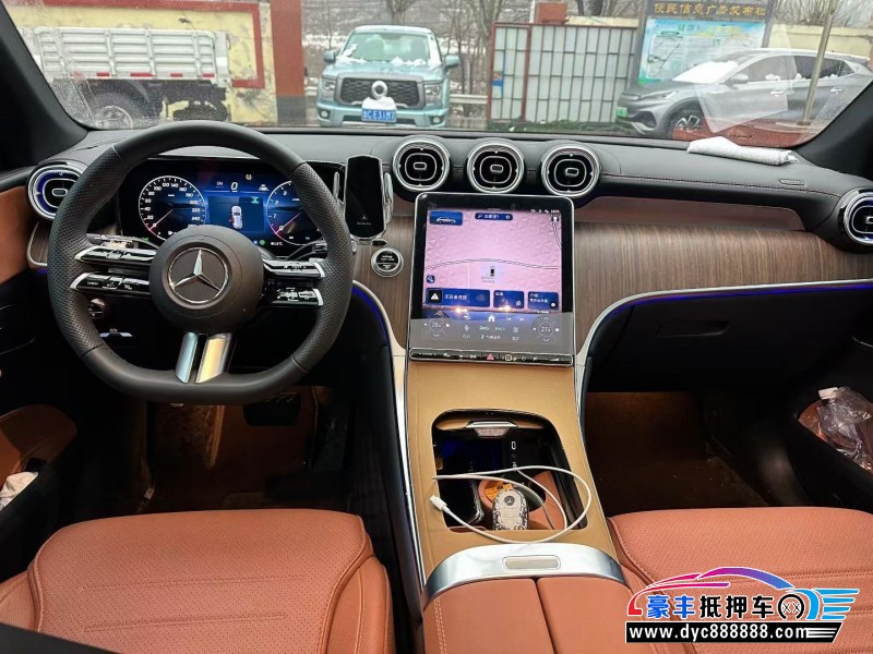 25年奔驰GLC轿车抵押车出售