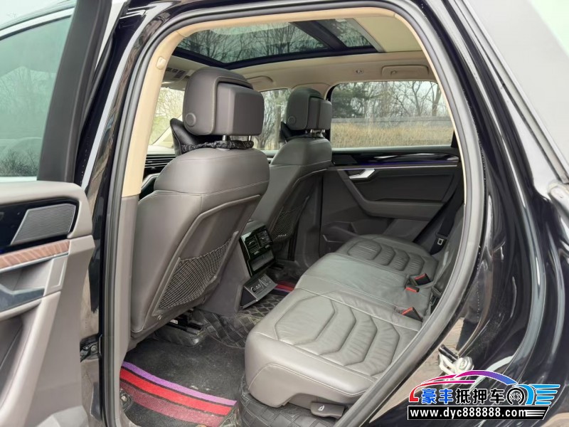 20年大众途锐轿车抵押车出售