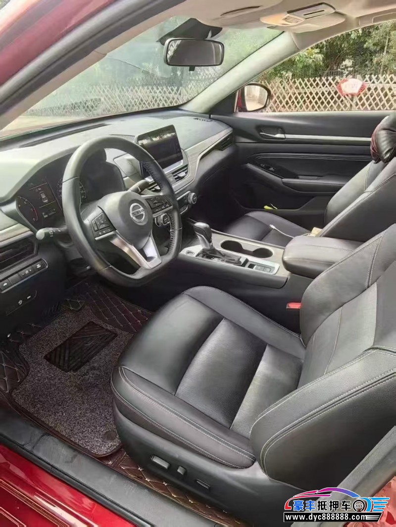 21年日产天籁轿车抵押车出售