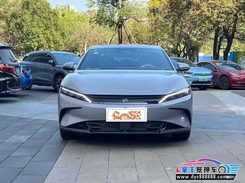 抵押车出售26年比亚迪汉轿车