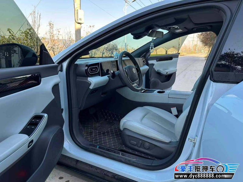 23年零跑c01轿车抵押车出售