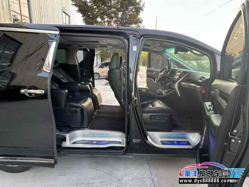 20年丰田威尔法轿车抵押车出售