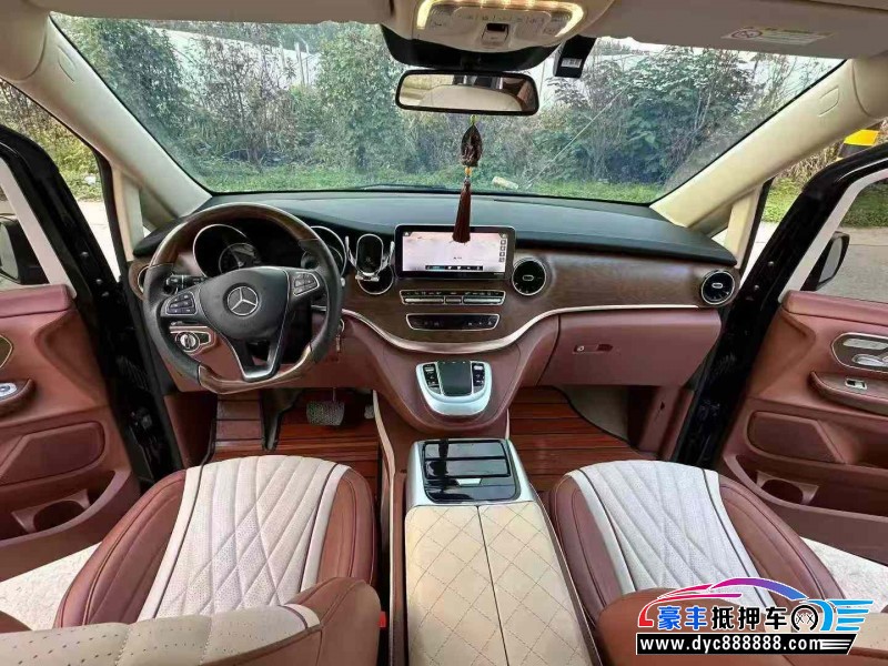 23年奔驰V轿车抵押车出售