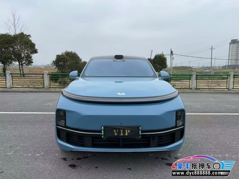 抵押车出售23年理想L9轿车