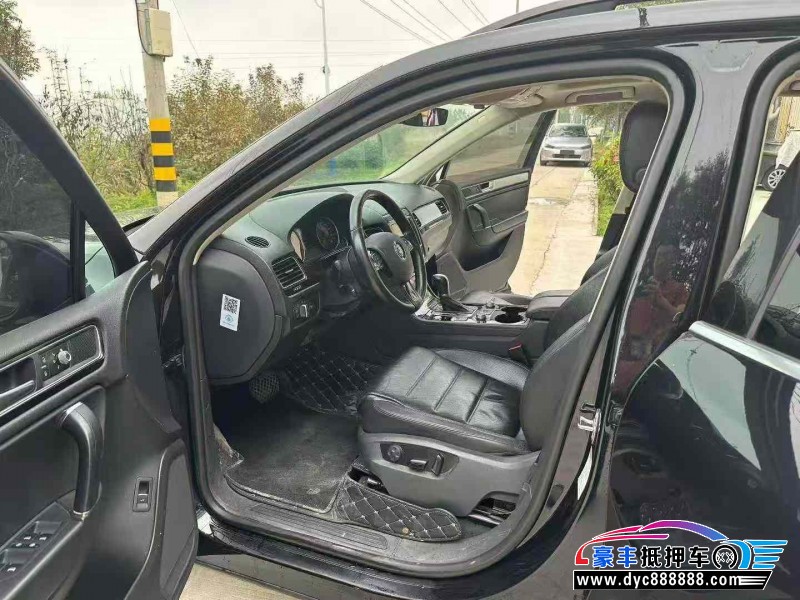 18年大众途锐轿车抵押车出售