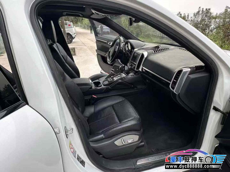 13年保时捷卡宴轿车抵押车出售