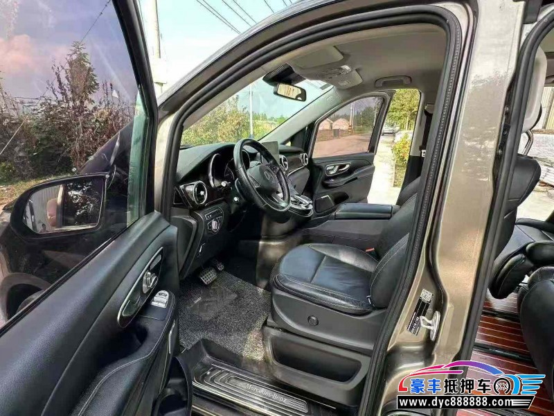 18年奔驰V轿车抵押车出售