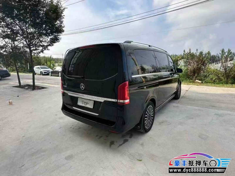 18年奔驰V轿车抵押车出售