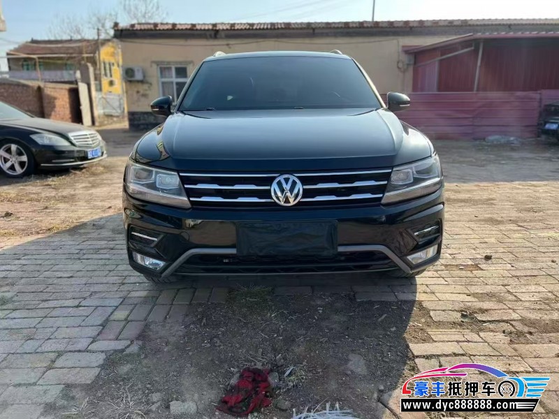 抵押车出售17年大众途观L轿车