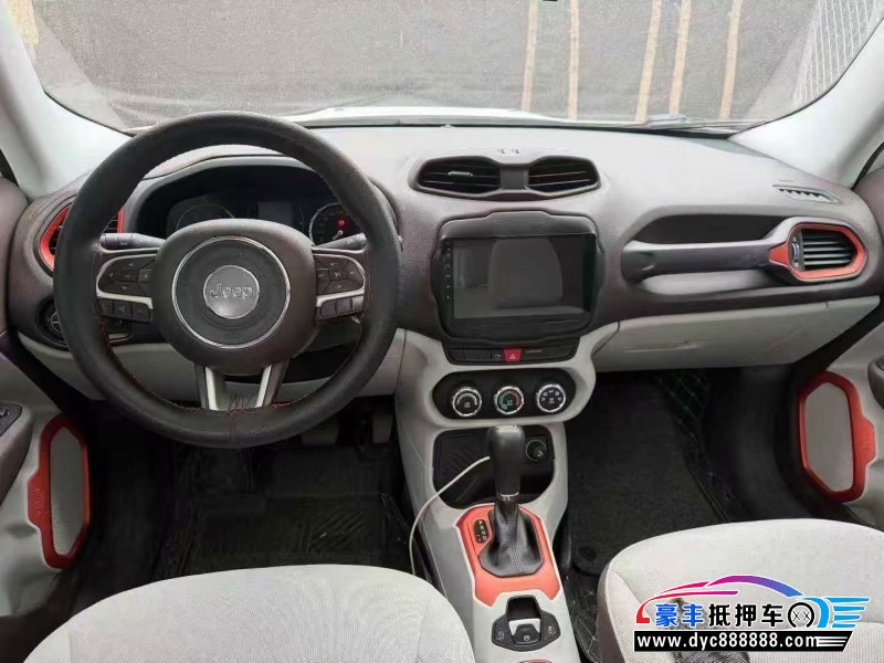 17年Jeep自由侠轿车抵押车出售