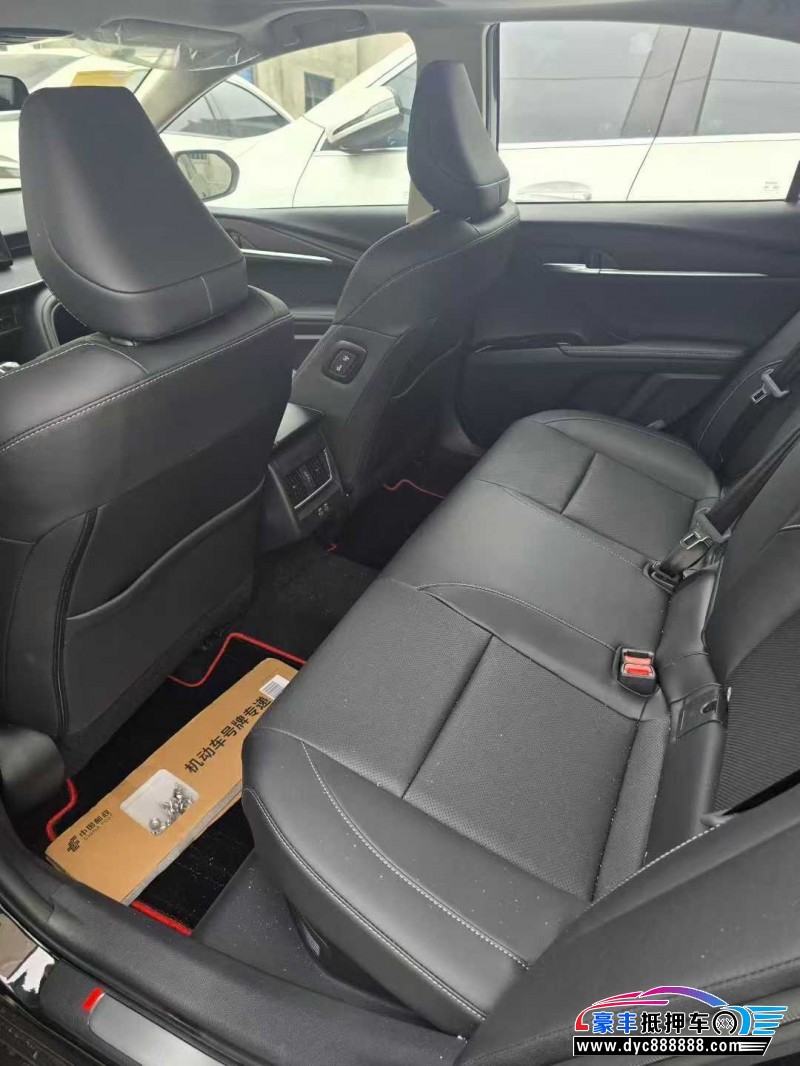 26年丰田凯美瑞轿车抵押车出售