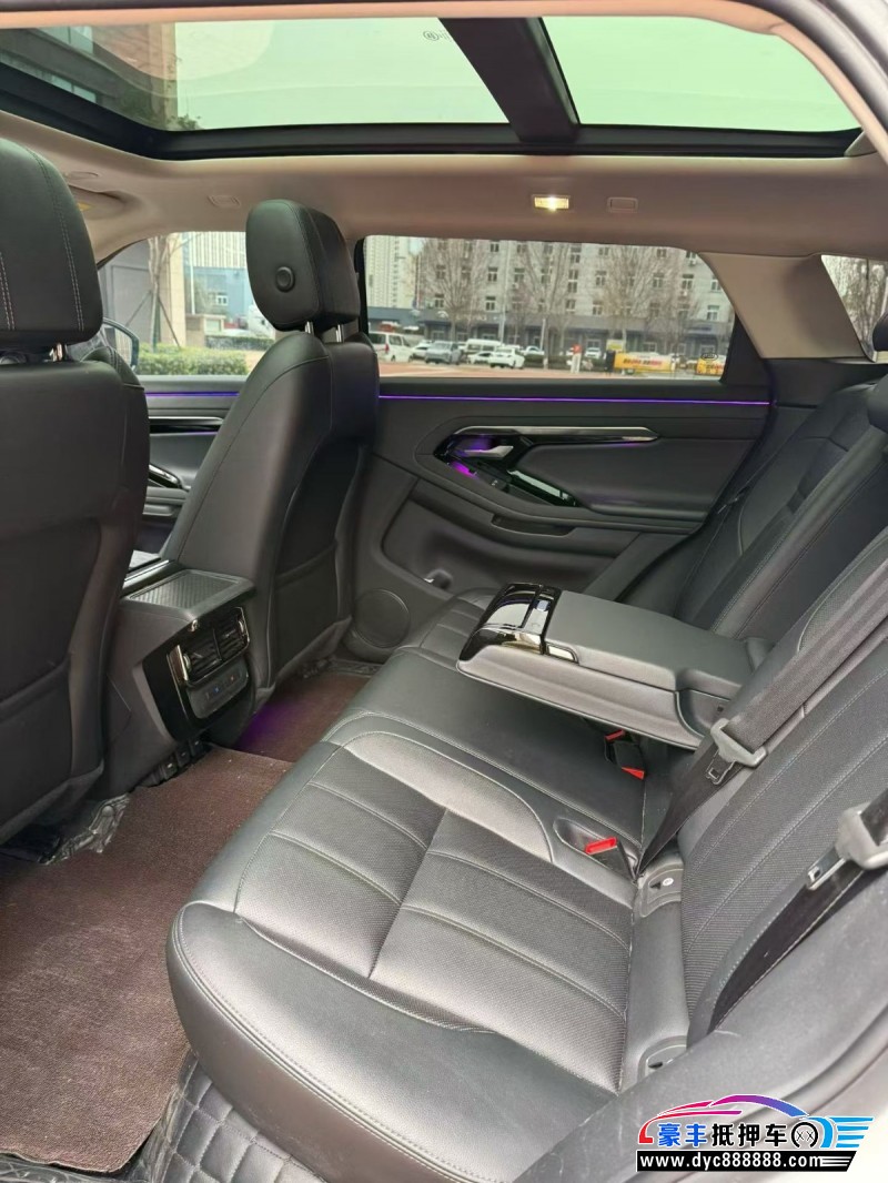 22年路虎揽胜极光轿车抵押车出售