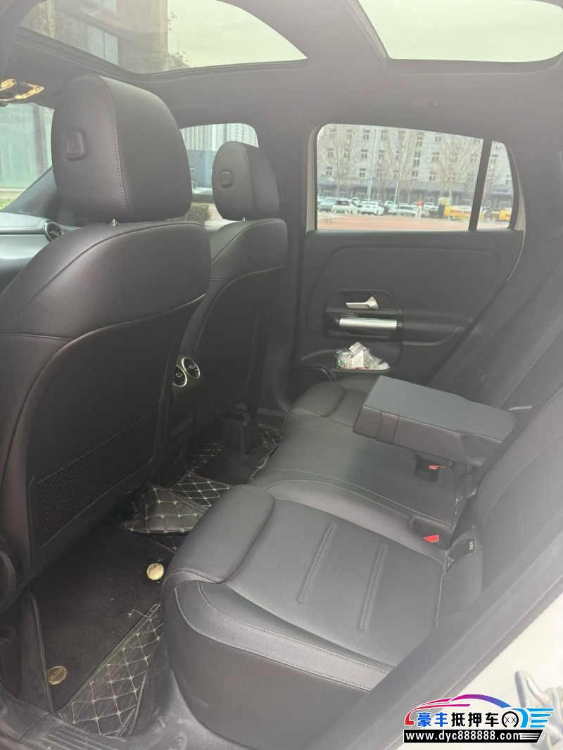 23年奔驰GLA轿车抵押车出售