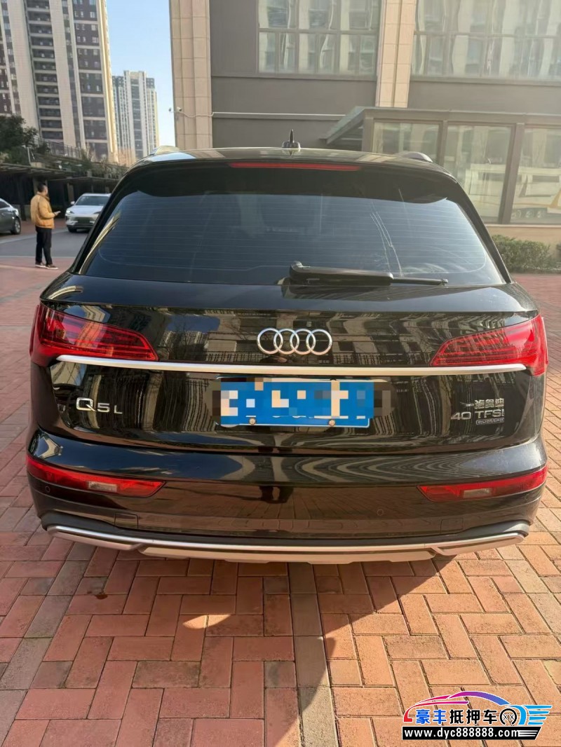 23年奥迪Q5轿车抵押车出售