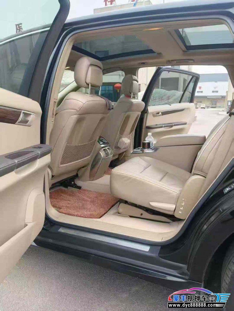 13年奔驰R轿车抵押车出售