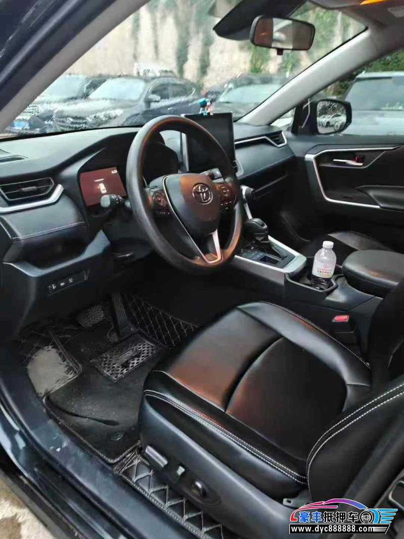 22年丰田RAV4轿车抵押车出售