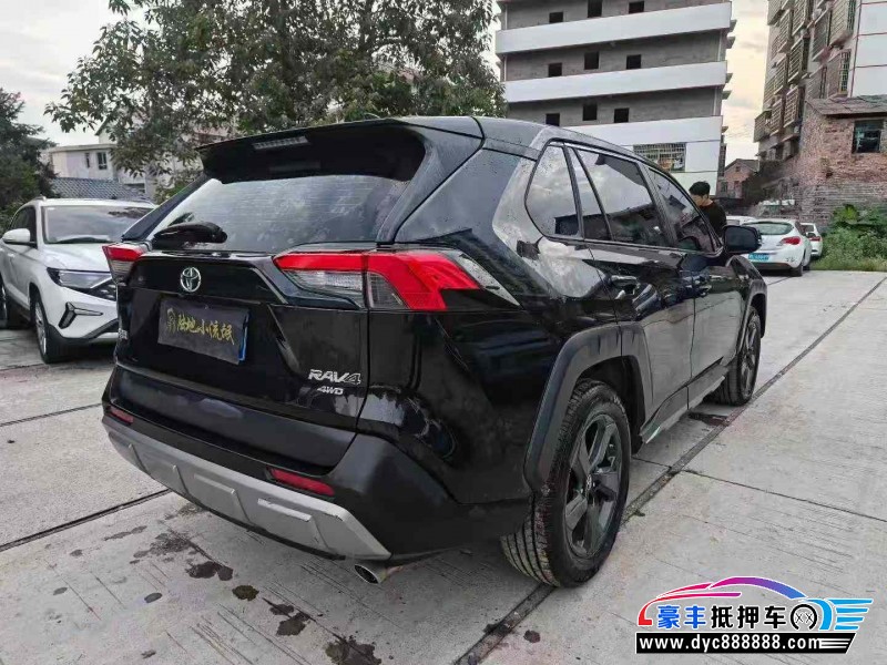 22年丰田RAV4轿车抵押车出售