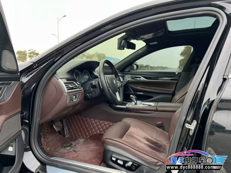 18年宝马7系轿车抵押车出售