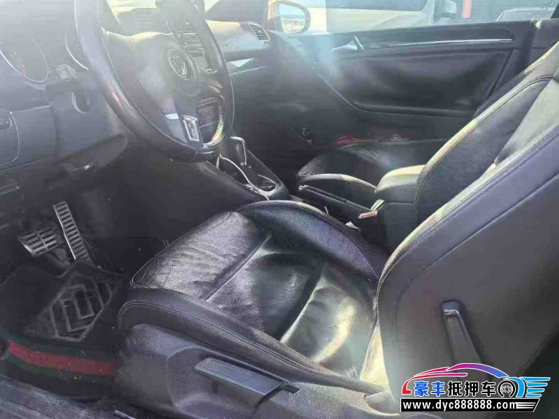 14年大众高尔夫轿车抵押车出售