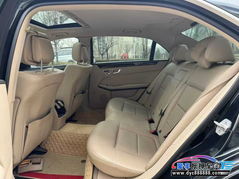 13年奔驰E轿车抵押车出售