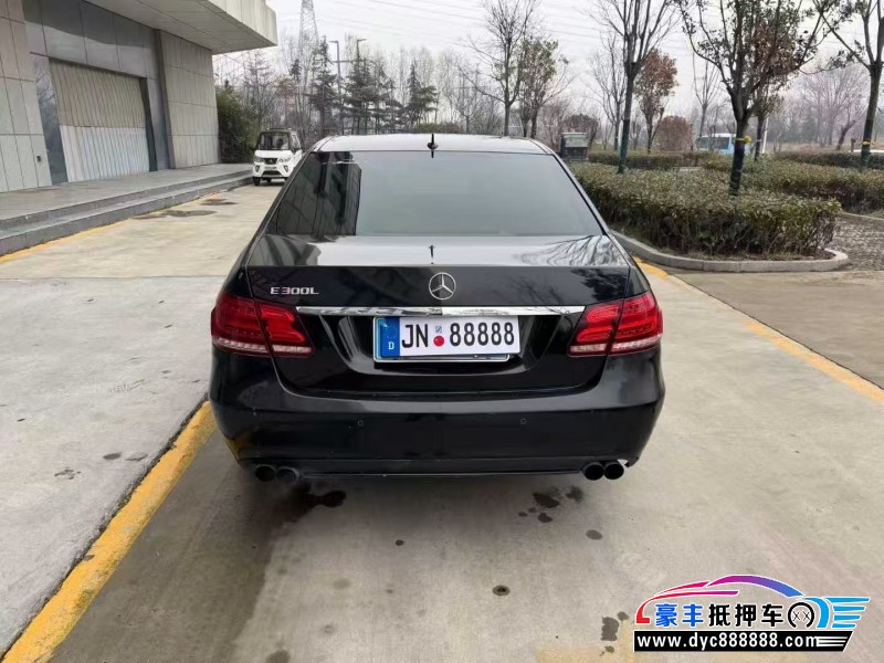 13年奔驰E轿车抵押车出售