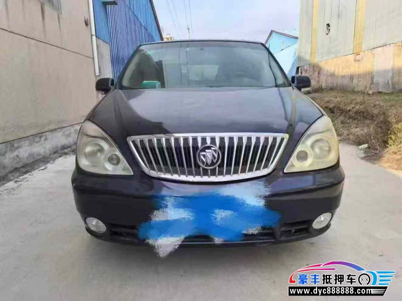 抵押车出售15年别克GL8轿车