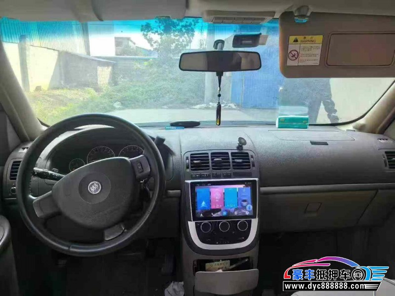 15年别克GL8轿车抵押车出售