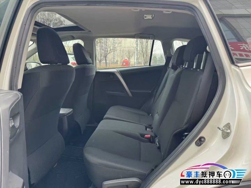 17年丰田RAV4轿车抵押车出售